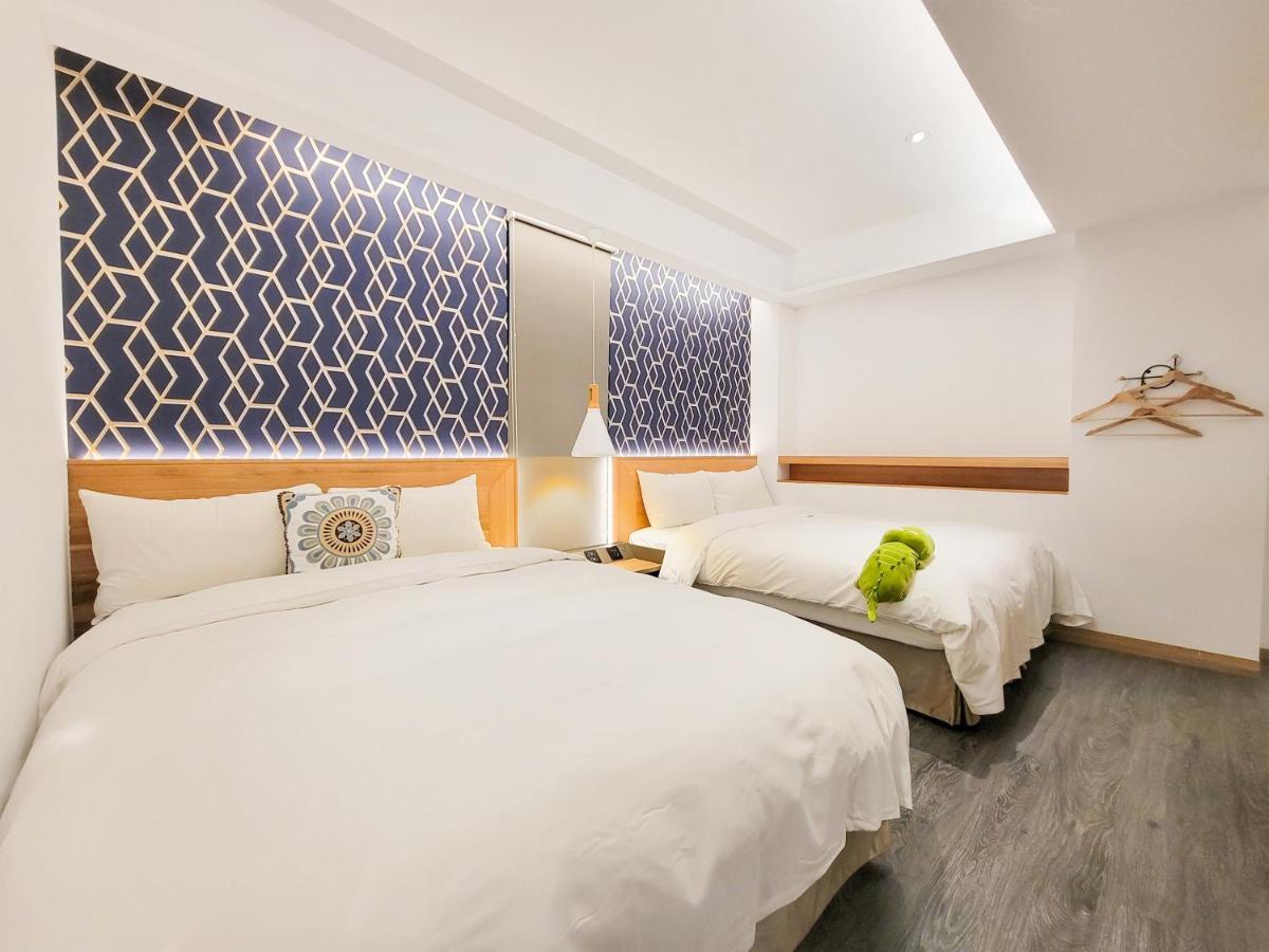 Check Inn Taichung Zhongshan מראה חיצוני תמונה