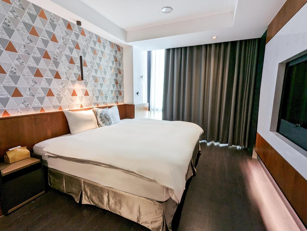 Check Inn Taichung Zhongshan מראה חיצוני תמונה