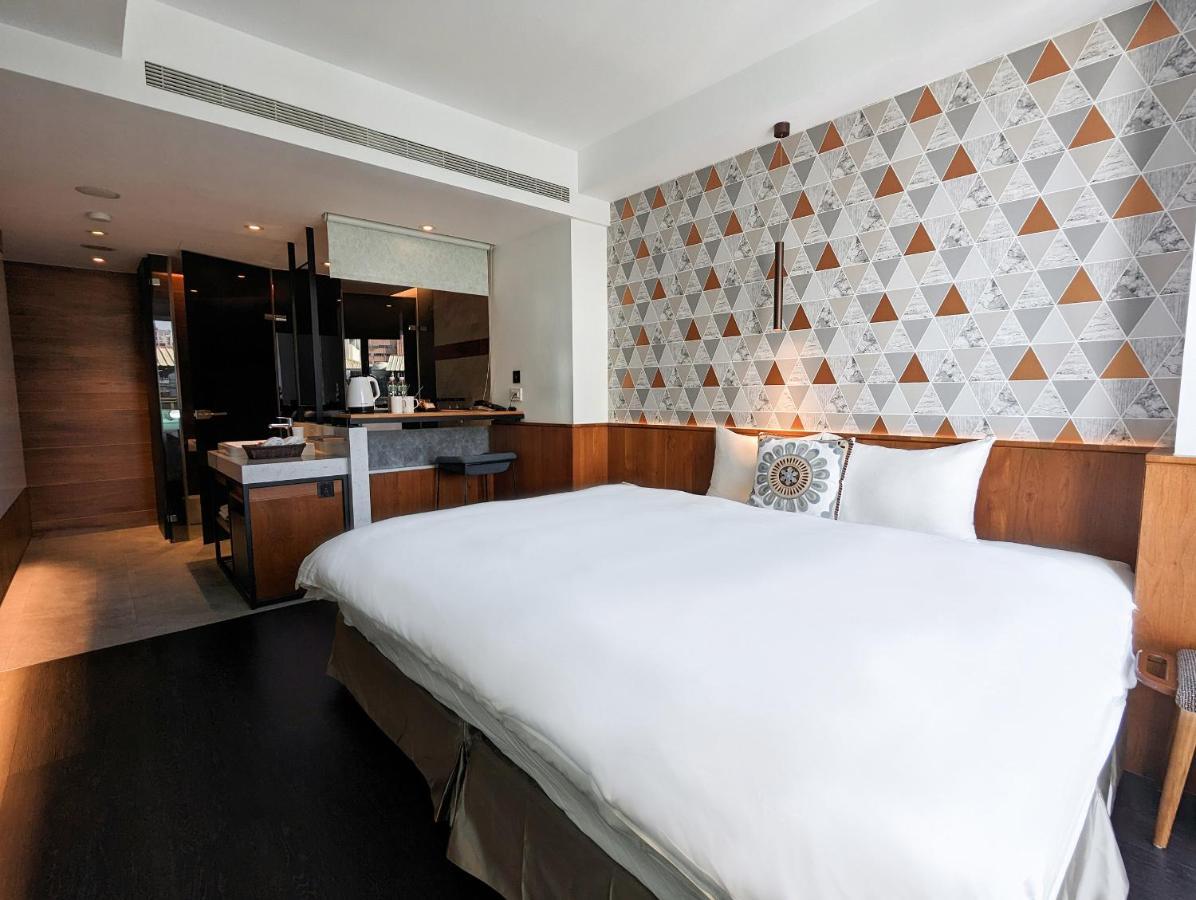 Check Inn Taichung Zhongshan מראה חיצוני תמונה