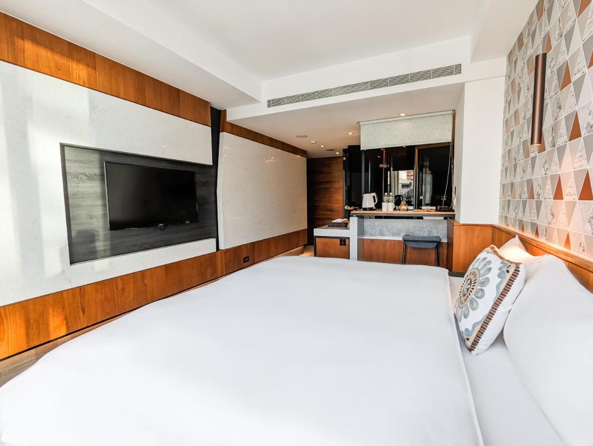 Check Inn Taichung Zhongshan מראה חיצוני תמונה