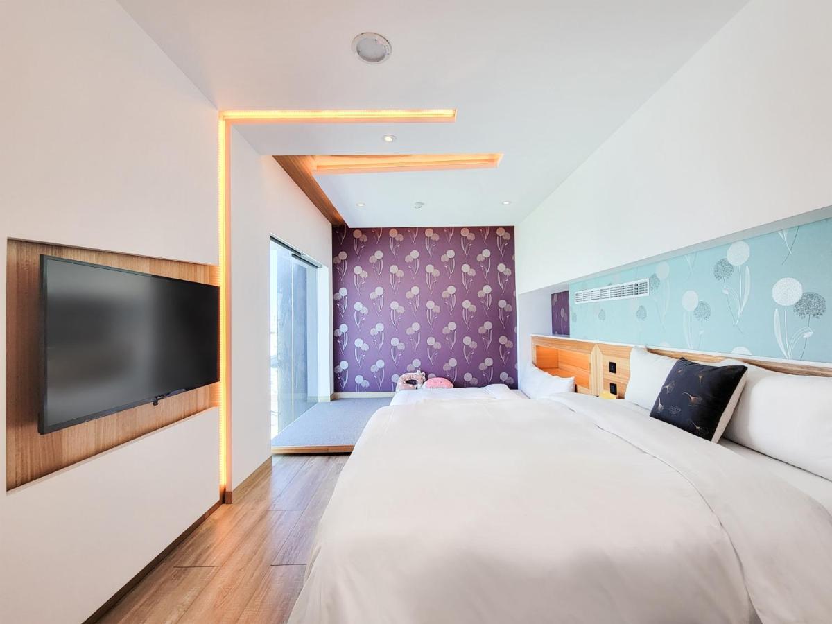 Check Inn Taichung Zhongshan מראה חיצוני תמונה