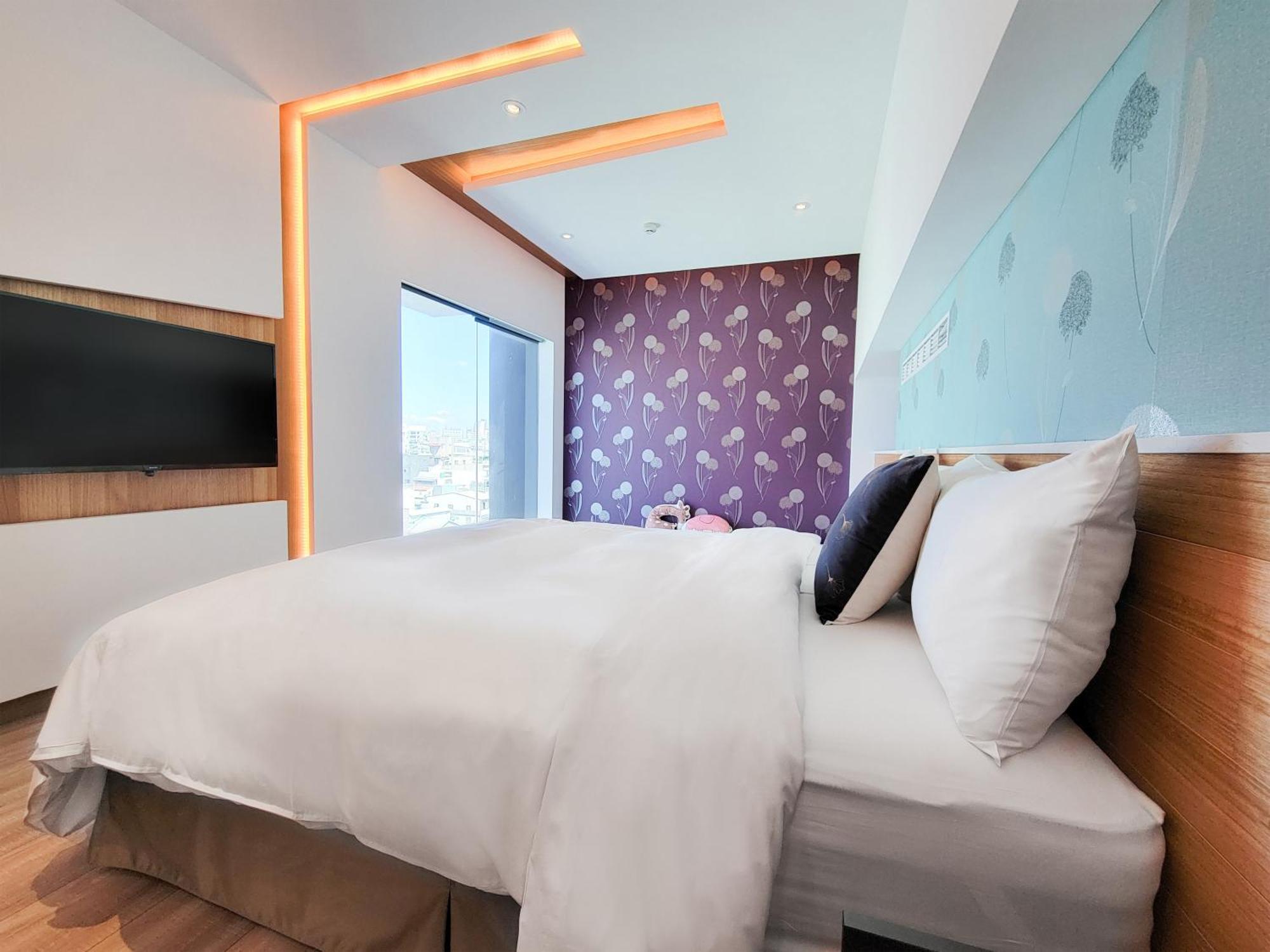 Check Inn Taichung Zhongshan מראה חיצוני תמונה